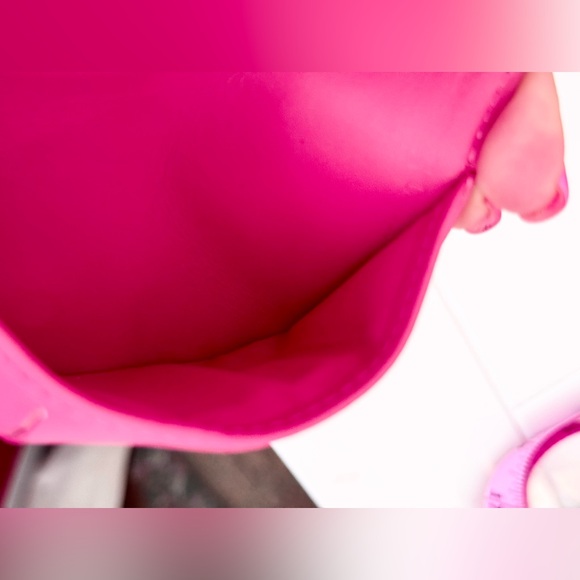 SOLD Louis Vuitton Pink Vernis Agenda - Picture 10 of 11